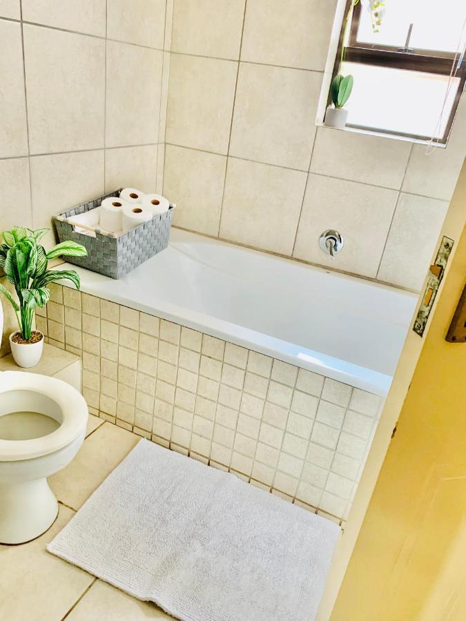 774Ways Holiday Home Hartbeespoort Eksteriør billede